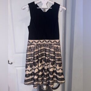 Elle Black and Cream Lace Midi Dress - sz12 (P25)